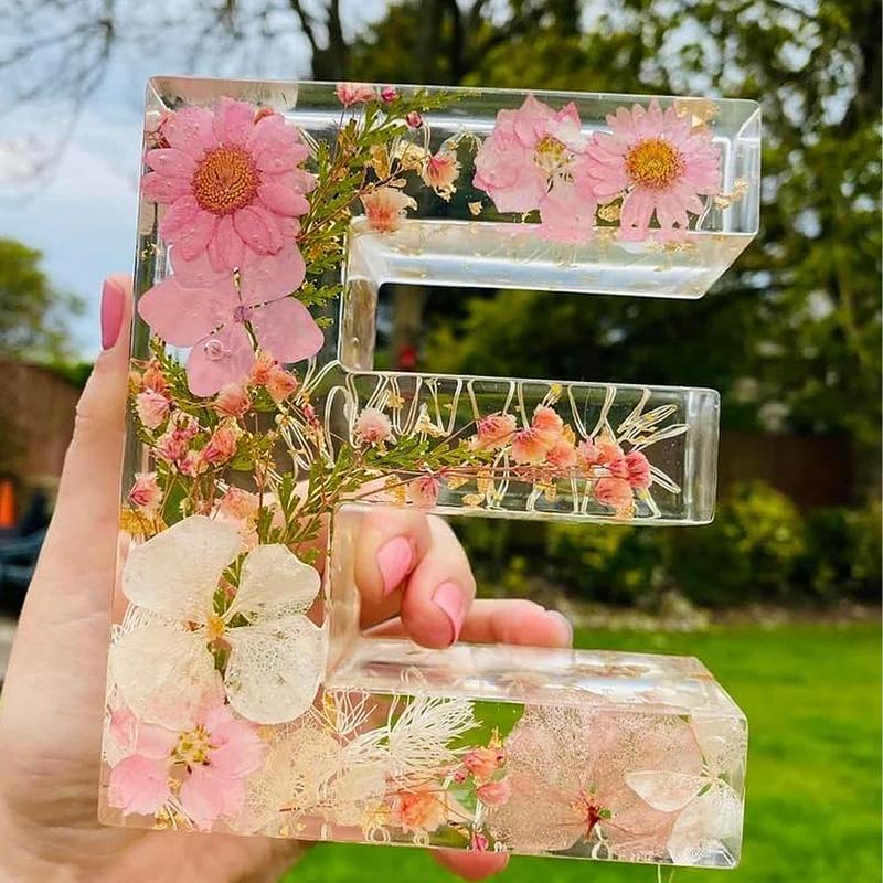 مصباح راتينج مزخرف مكون من 26  - مراجعة Resin Art Alphabet وسعره